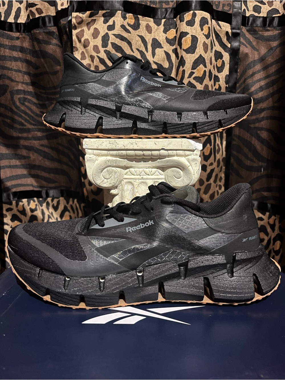 Reebok Floatzig 1 Black/Gum Sz 10.5m Excellent Cond wBox